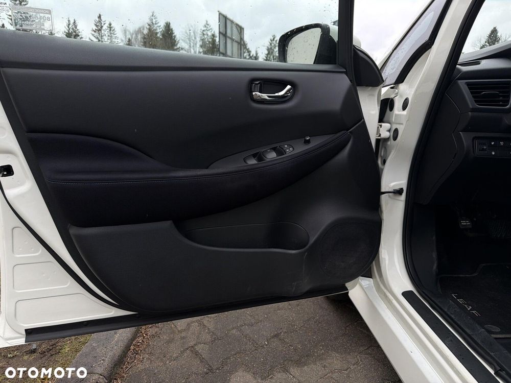 Nissan Leaf - 10