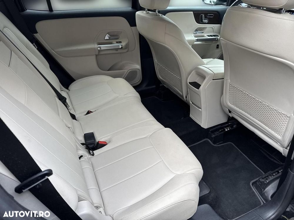 Mercedes-Benz GLB - 14