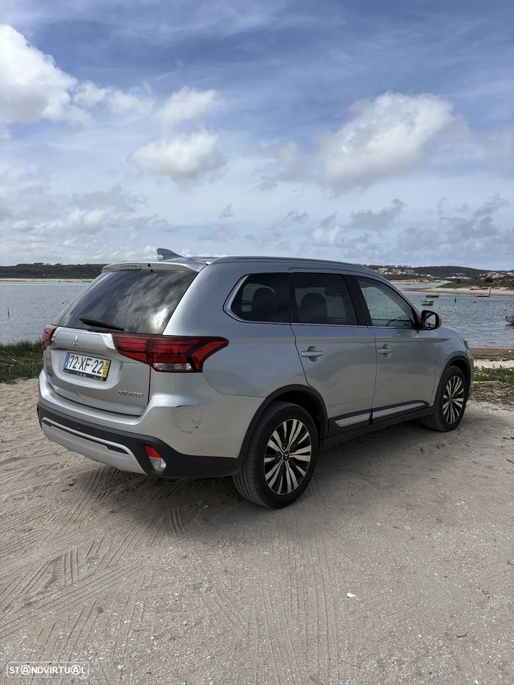 Mitsubishi Outlander 2.0 Kaiteki CVT - 12