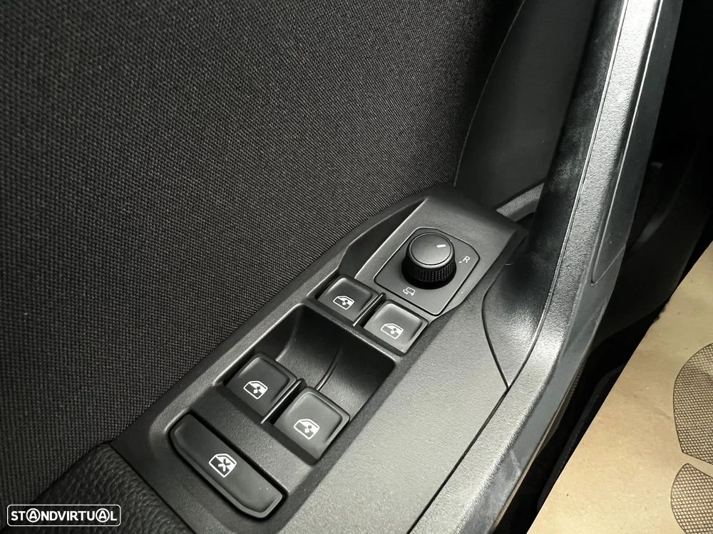 SEAT Arona 1.0 TSI FR - 41