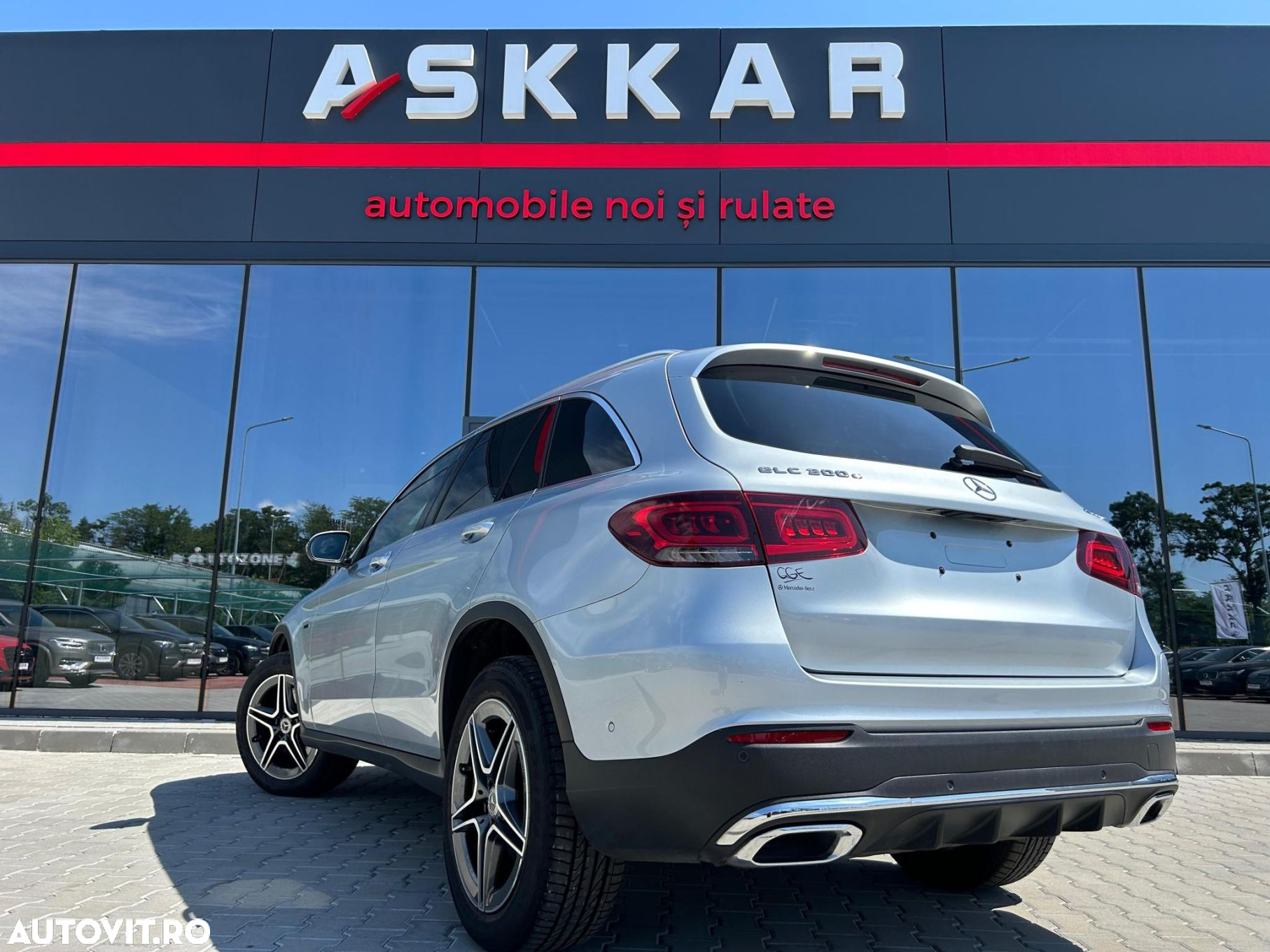 Mercedes-Benz GLC 300 e 4Matic 9G-TRONIC AMG Line - 8