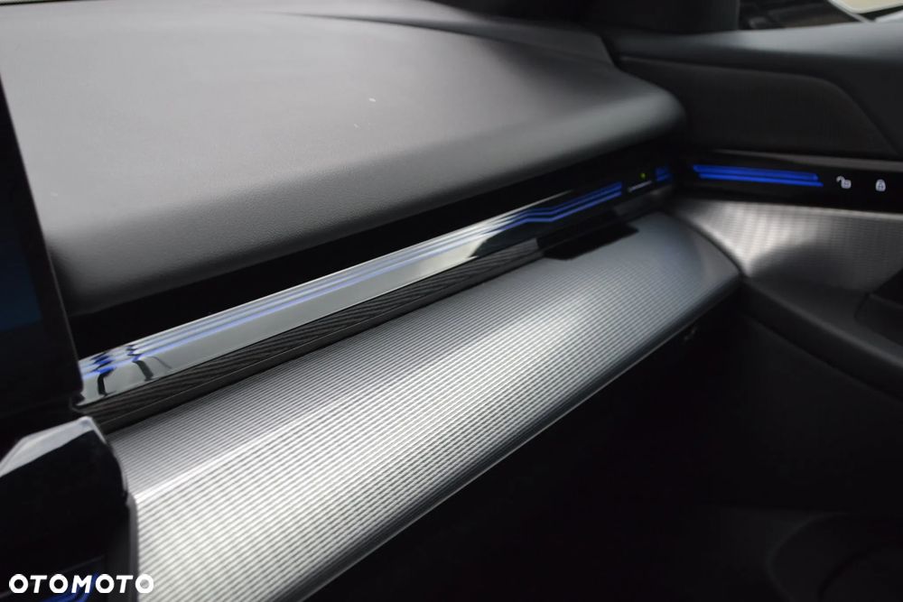 BMW Seria 5 520d xDrive - 10