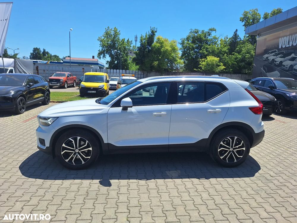 Volvo XC 40 T4 Geartronic Momentum Pro - 9