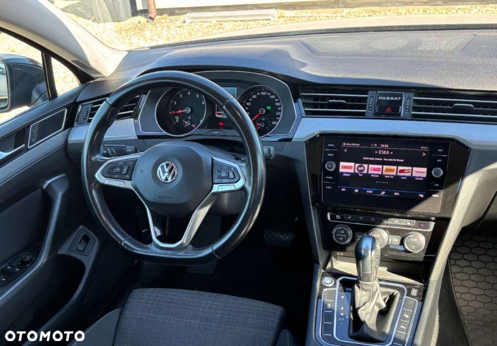 Volkswagen Passat - 18