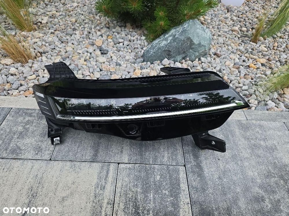 RENAULT MEGANE E-TECH 5 V Lampa prawa Kompletna Full Led 260102443R Chrom - 3