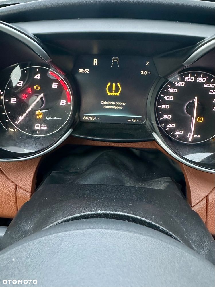 Alfa Romeo Giulia 2.2 D Turbo Super - 9