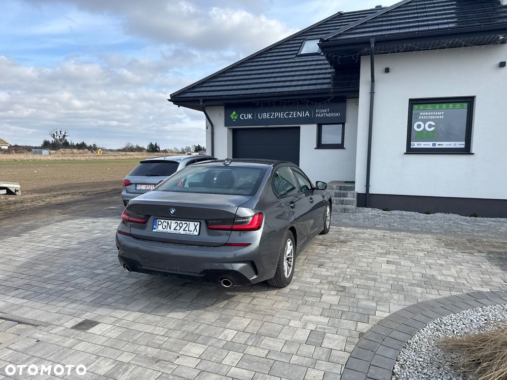 BMW Seria 3 320d Sport Line sport - 34