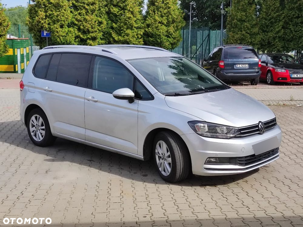 Volkswagen Touran - 11
