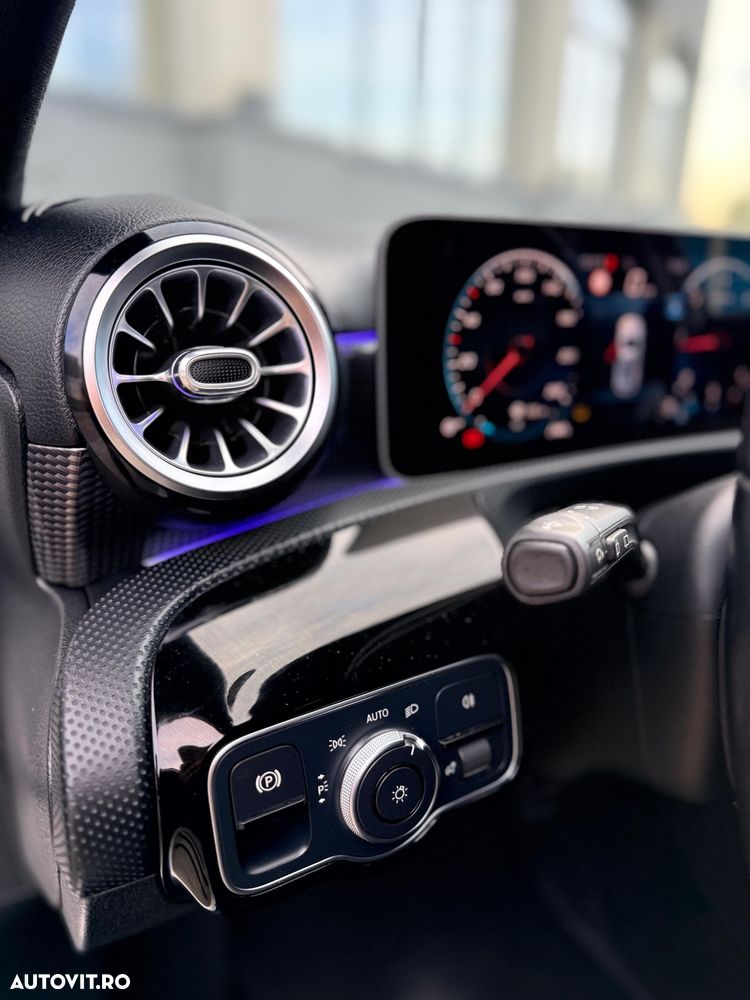 Mercedes-Benz A 180 d 7G-DCT - 8