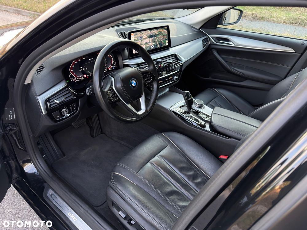 BMW Seria 5 530e Luxury Line sport - 16