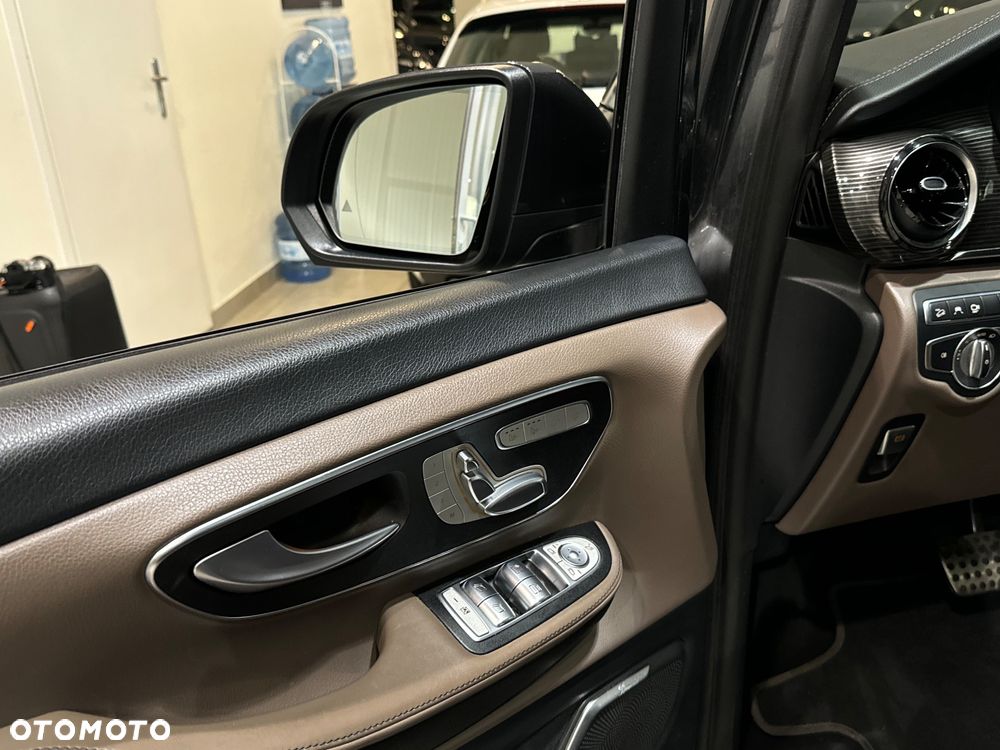 Mercedes-Benz Klasa V 300 d 4-Matic Exclusive 9G-Tronic (d³ugi) - 39
