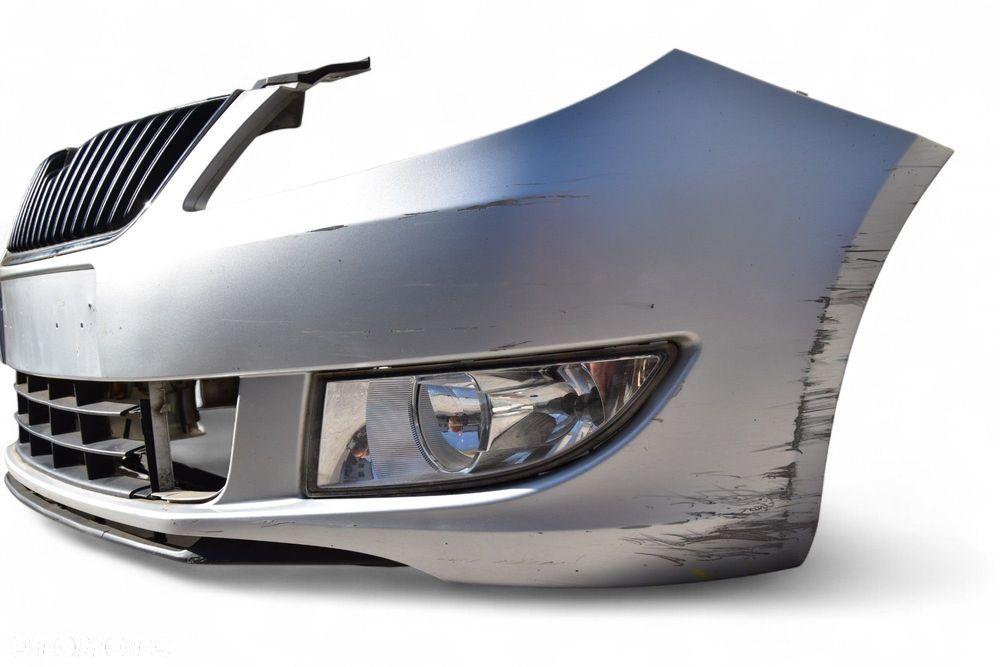 Zderzak Przód SKODA FABIA II Lift Kod lakieru: LA7W - 5