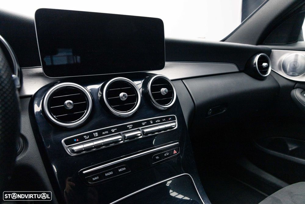 Mercedes-Benz C 300 e AMG Line - 27