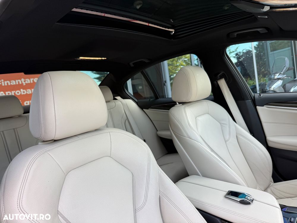 BMW Seria 5 530d xDrive Aut. - 38
