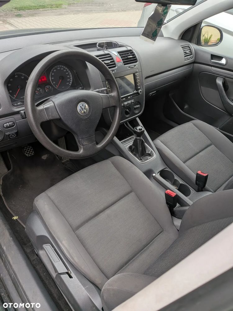 Volkswagen Golf - 11