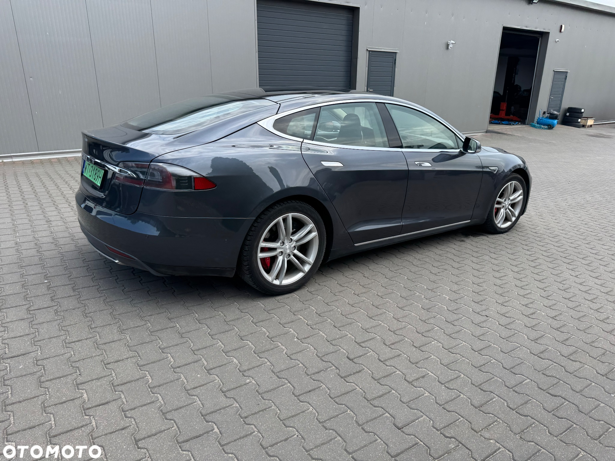 Tesla Model S Dual Motor Allradantrieb Performance - 10