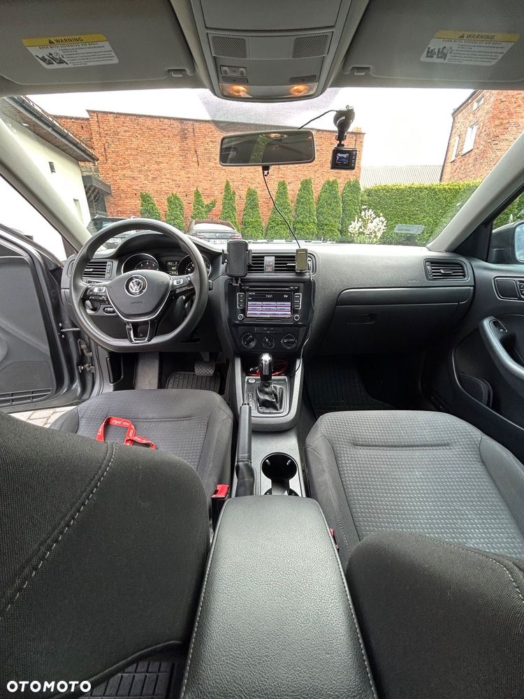 Volkswagen Jetta - 6