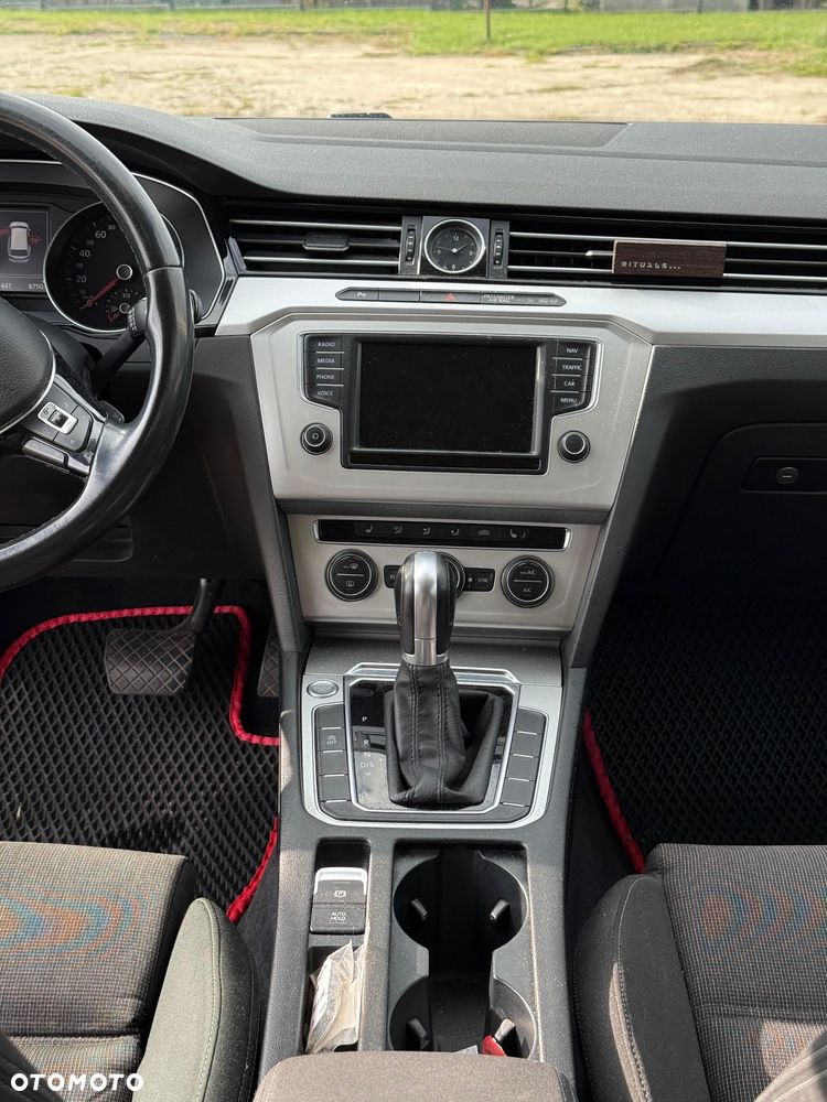 Volkswagen Passat 2.0 TDI DSG (BlueMotion Technology) Comfortline - 7