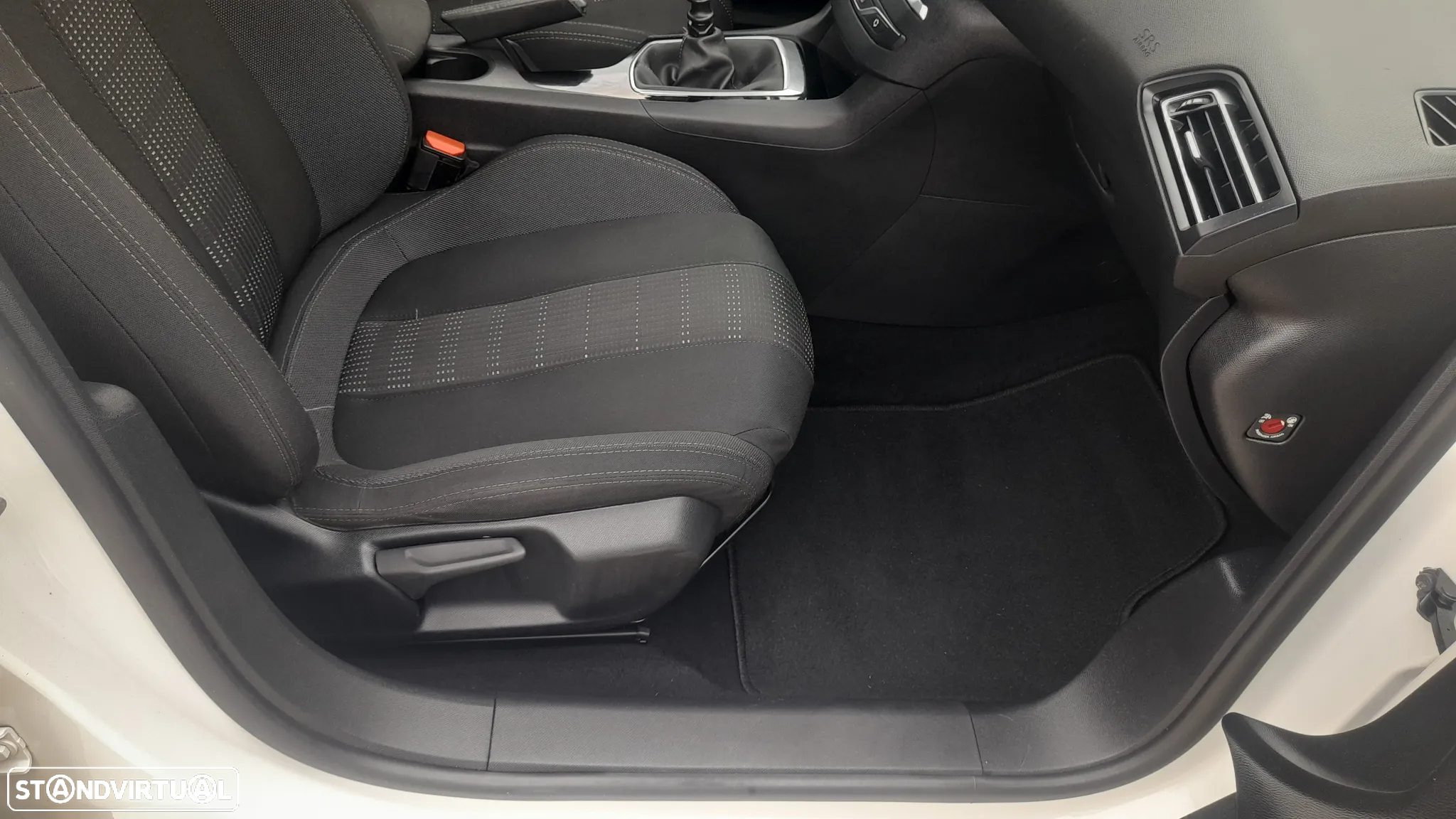 Peugeot 308 SW BlueHDi 120 Stop & Start Style - 45