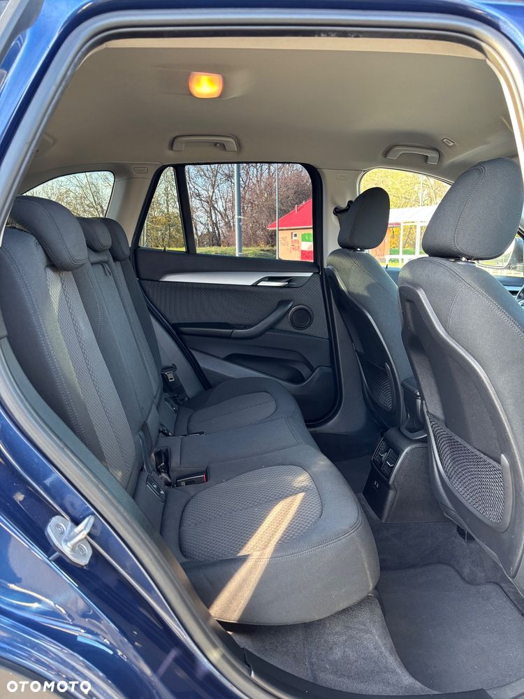 BMW X1 sDrive16d - 14