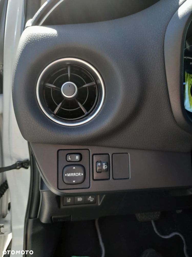 Toyota Yaris - 14