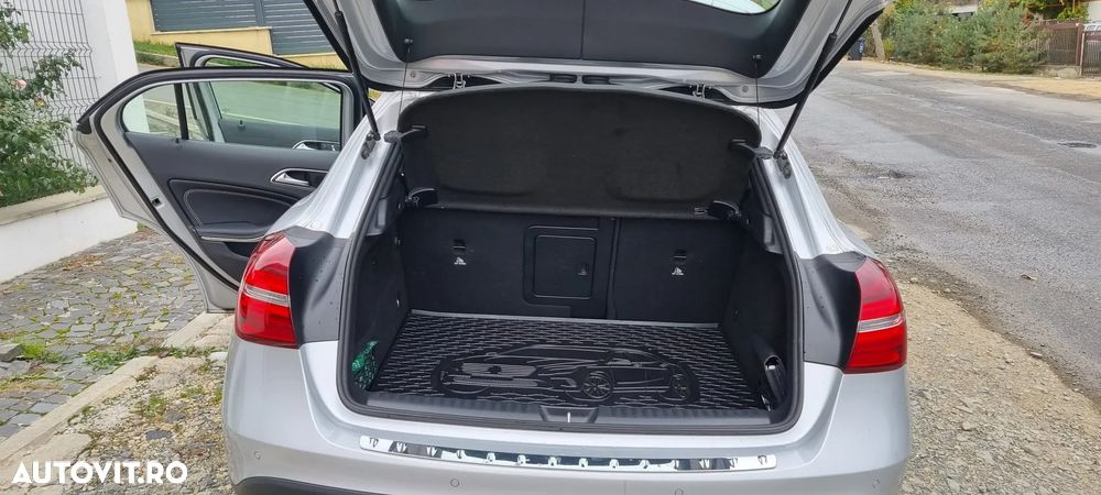Mercedes-Benz GLA 200 - 4