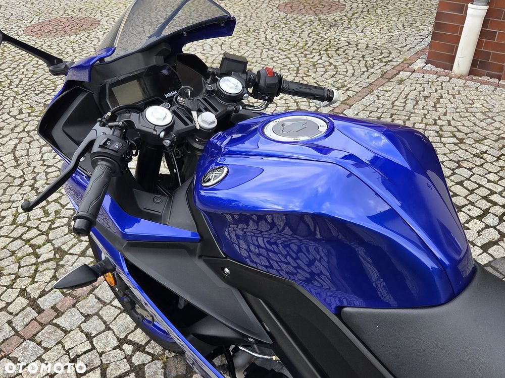 Yamaha YZF - 22