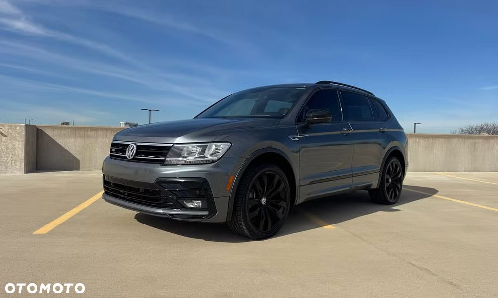 Volkswagen Tiguan - 1
