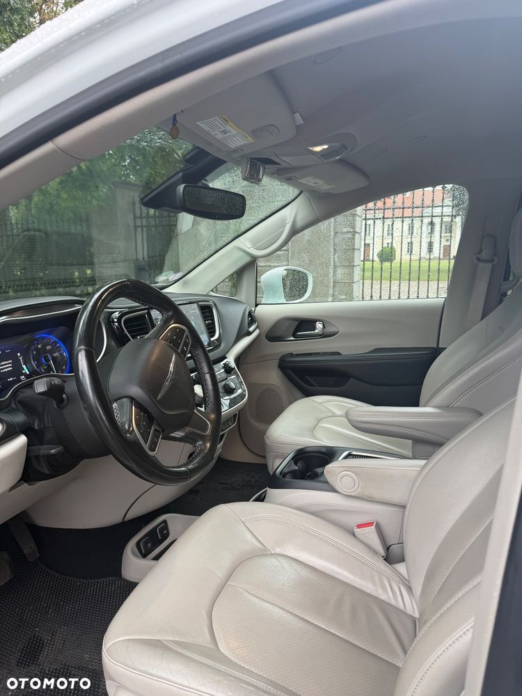 Chrysler Pacifica - 18
