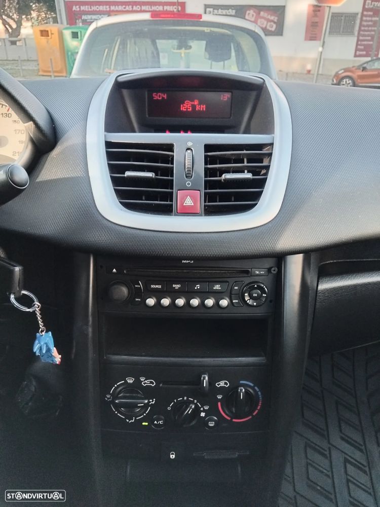 Peugeot 207 1.4 16V Trendy - 10