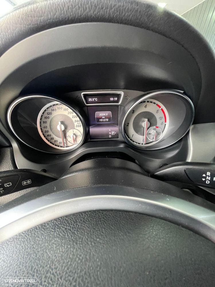 Mercedes-Benz GLA 220 CDI AMG Line 4-Matic - 14