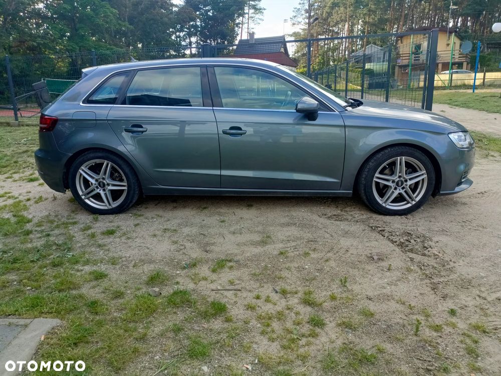 Audi A3 Sportback 1.6 TDI design - 4