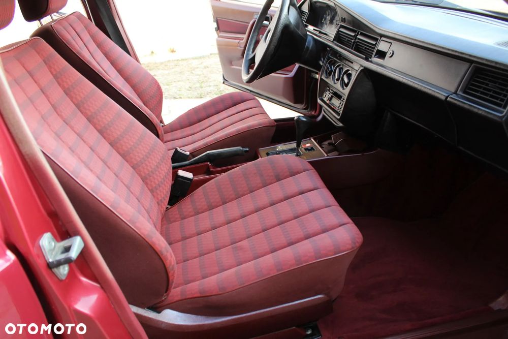 Mercedes-Benz W201 (190) - 30