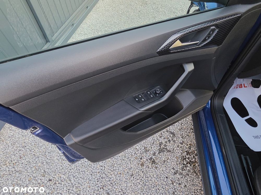 Volkswagen T-Cross - 24