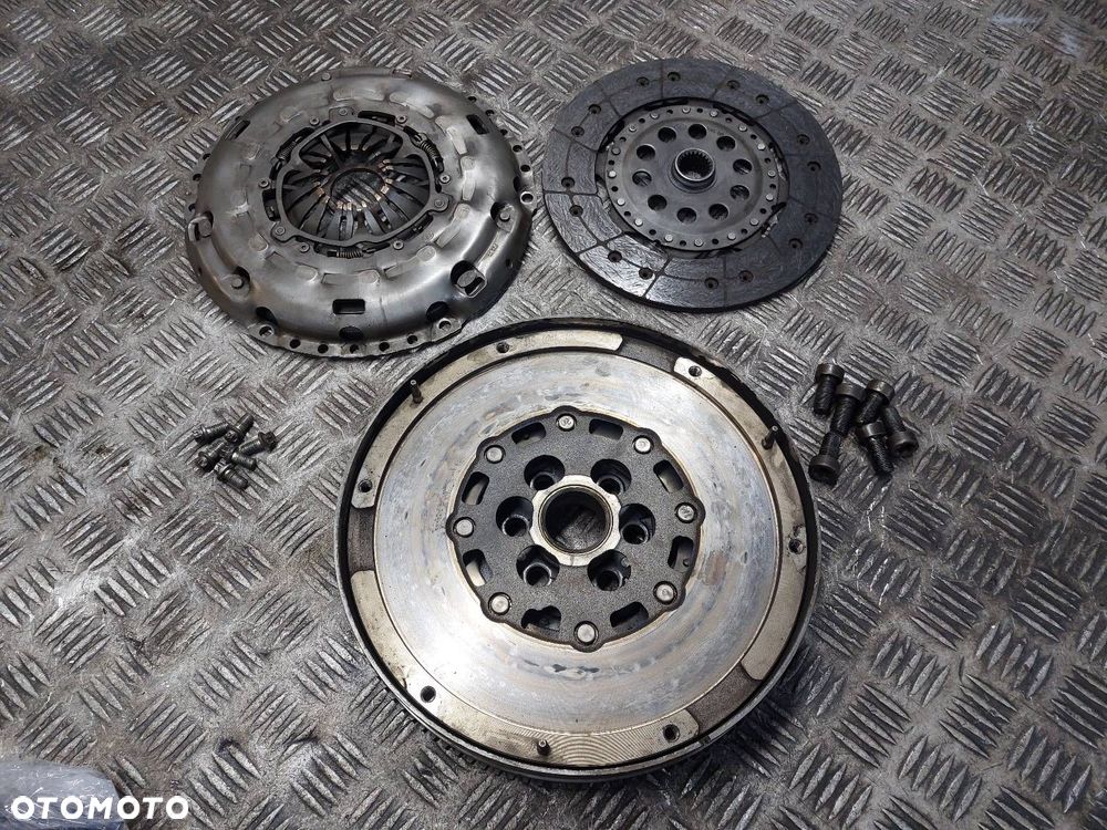 KOŁO DWUMASOWE + TARCZA + DOCISK + ŁOŻYSKO OPEL VECTRA C 1.9 CDTI 415024110 - 1