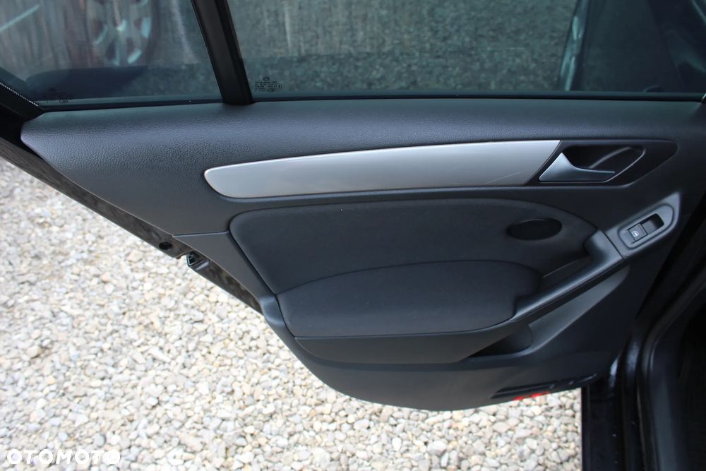 Volkswagen Golf - 16