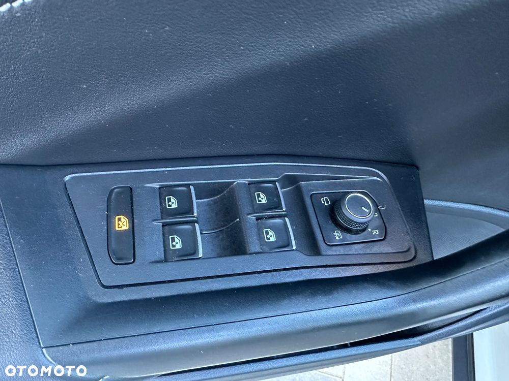 Volkswagen T-Roc 1.5 TSI R-Line DSG - 16