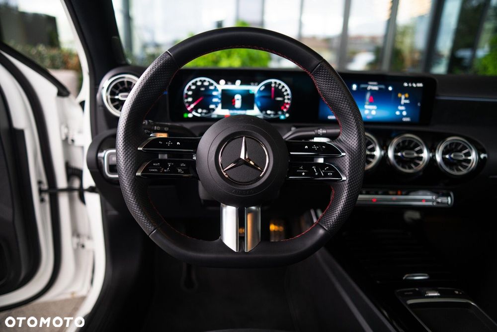 Mercedes-Benz Klasa A 250 e PHEV AMG Line 8G-DCT - 19