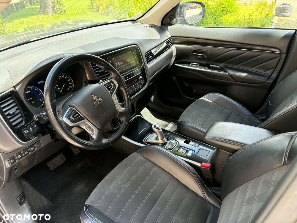 Mitsubishi Outlander - 15