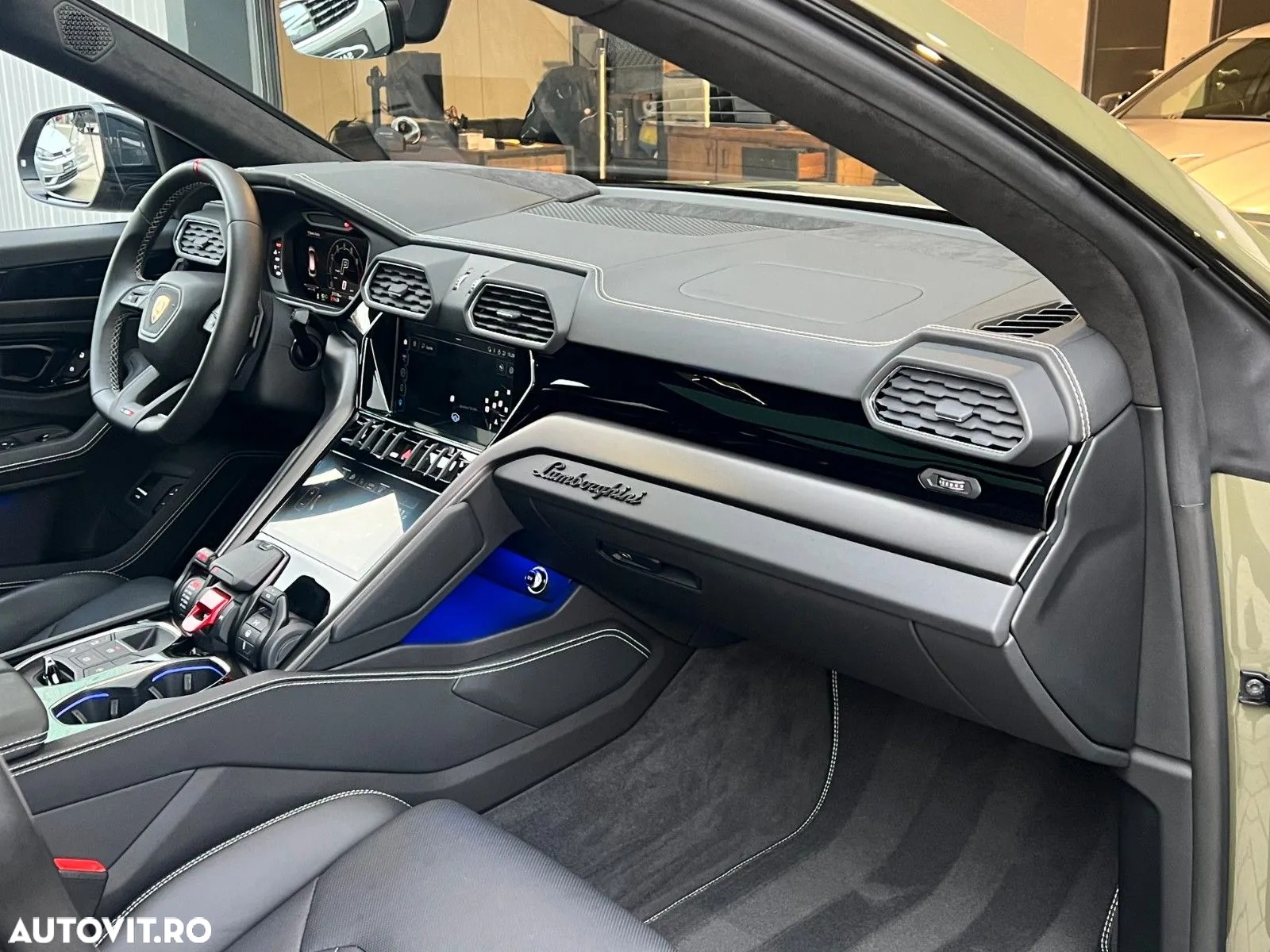 Lamborghini URUS Standard - 8