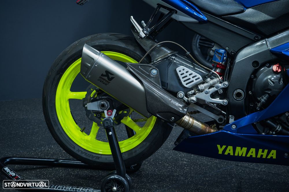 Yamaha YZF R6 - 6