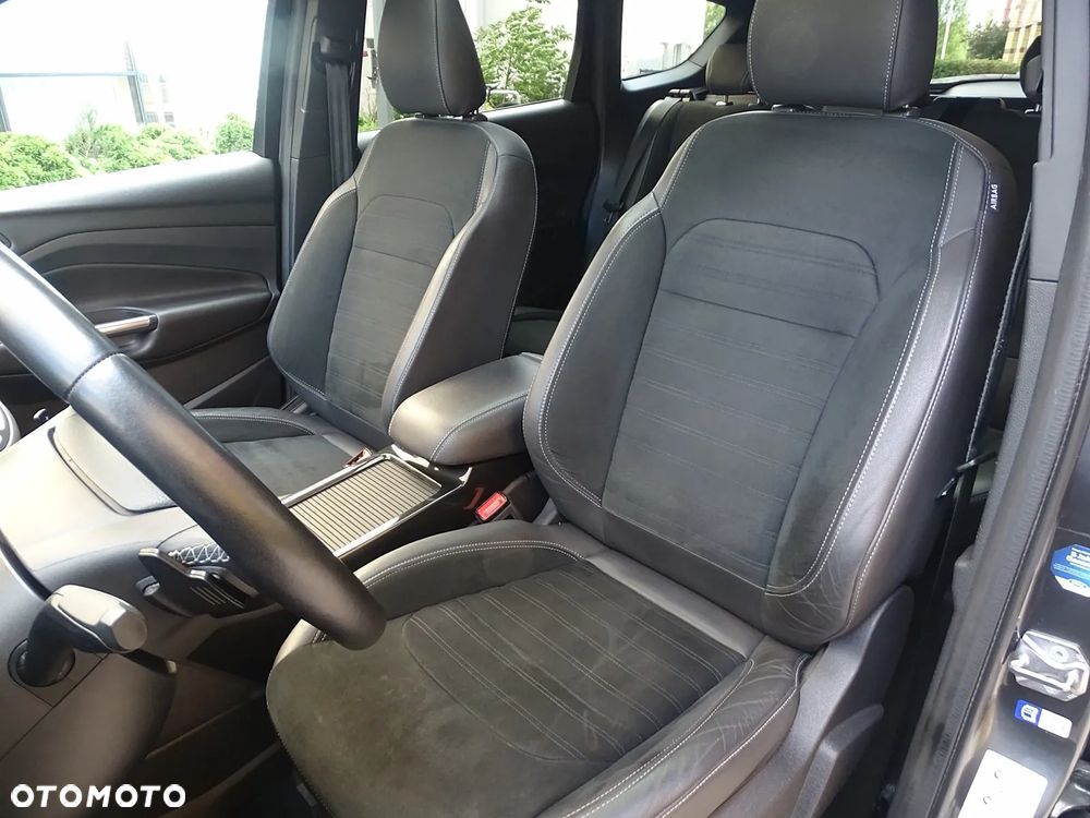 Ford Kuga 2.0 TDCi AWD ST-Line Black - 17