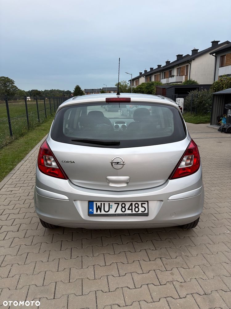 Opel Corsa 1.2 16V Essentia - 5