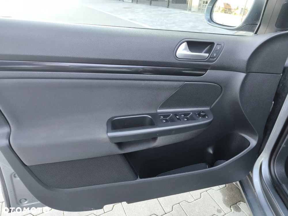 Volkswagen Golf - 20