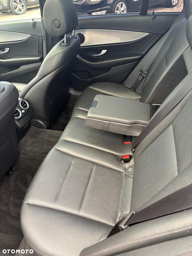 Mercedes-Benz Klasa E 200 d T 9G-TRONIC Avantgarde - 17