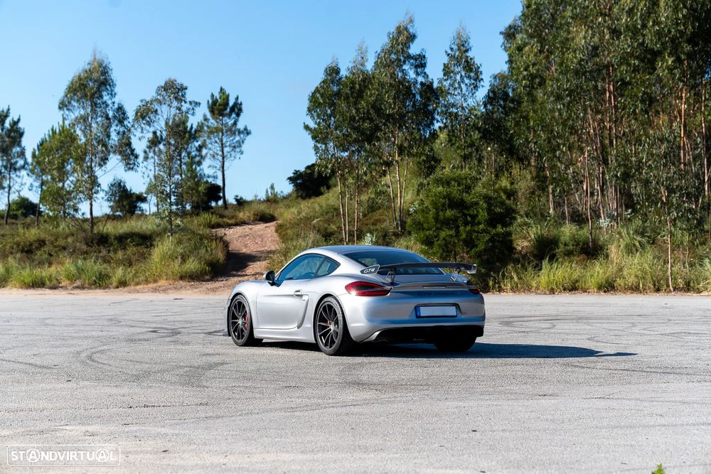Porsche Cayman GT4 - 42