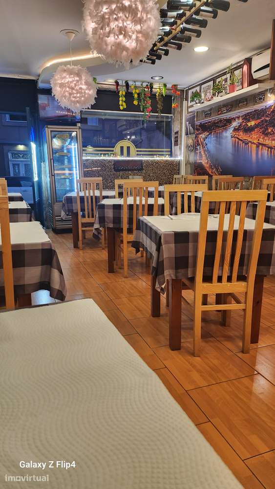 Restaurante emblemático centro porto Trespasse com cedência de cotas - Grande imagem: 5/13