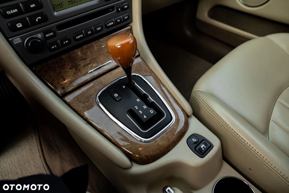 Jaguar X-Type 2.5 V6 4x4 Executive - 34