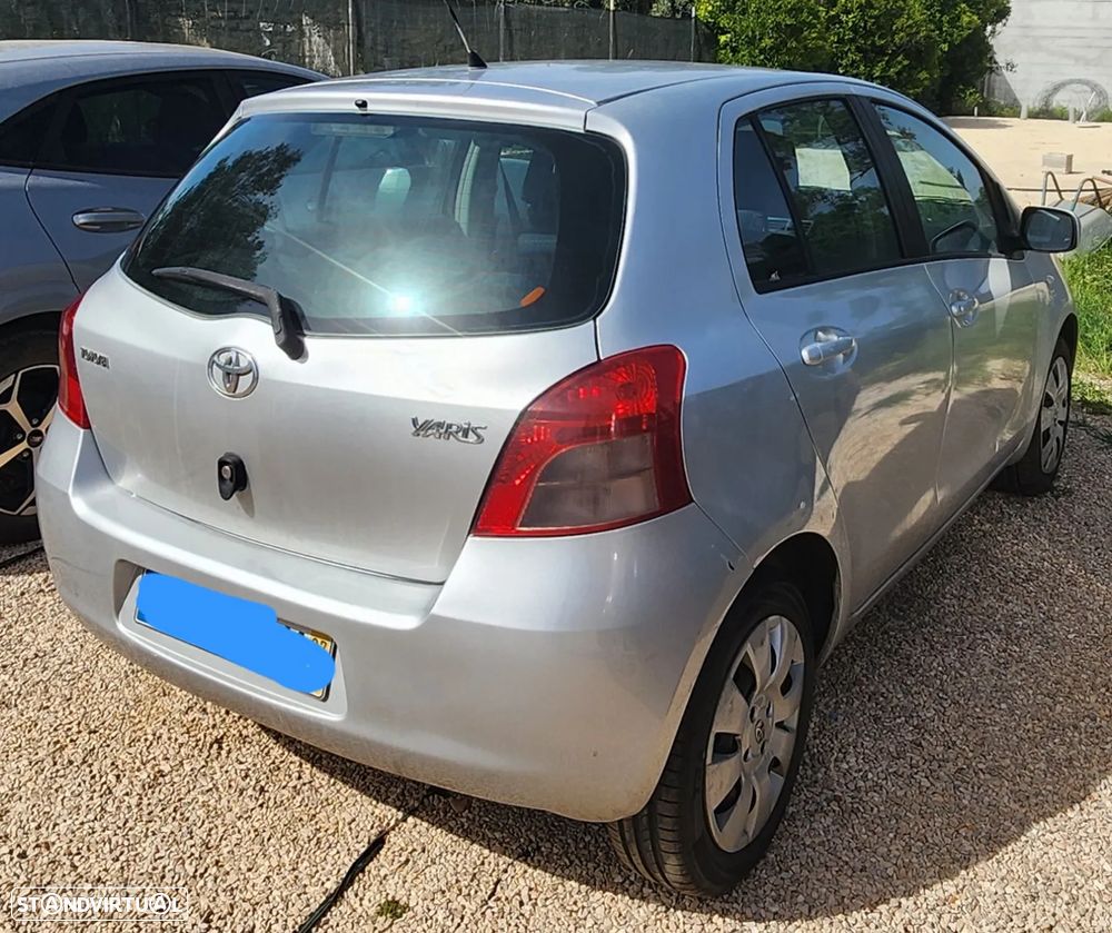 Toyota Yaris 1.0 VVT-i AC Manual - 4
