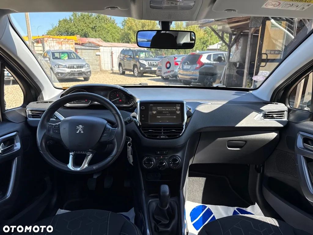 Peugeot 2008 1.2 Pure Tech Style - 18